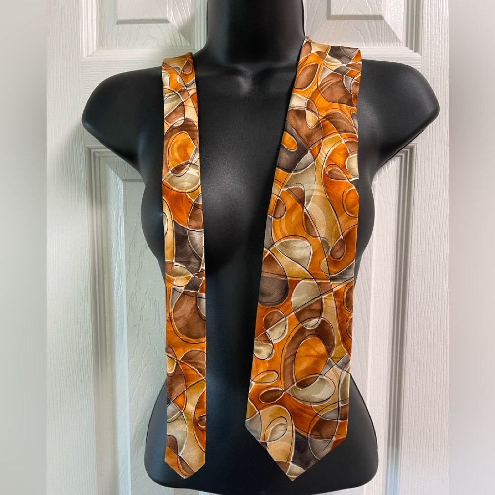 Jerry Garcia “Courtyard Performance” Silk Tie— Excellent Condition.